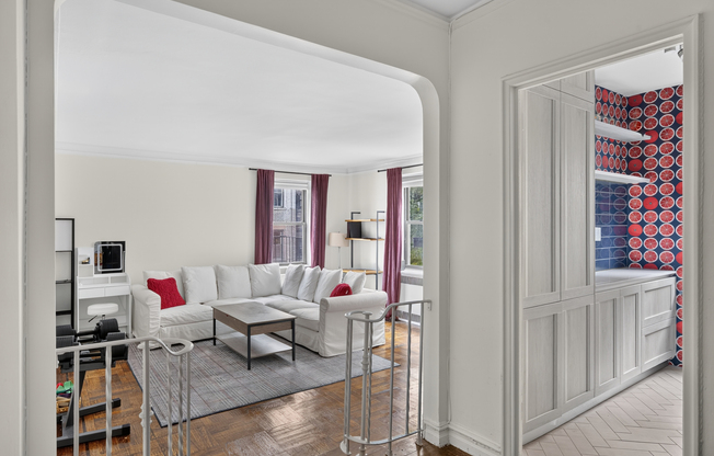 Studio, 1 bath, 550 sqft, $4,250, Unit 5B