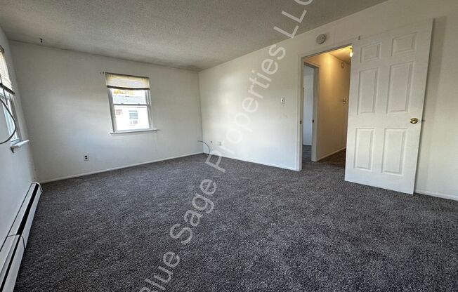 2 beds, 1 bath, 945 sqft, $1,295, Unit Unit B