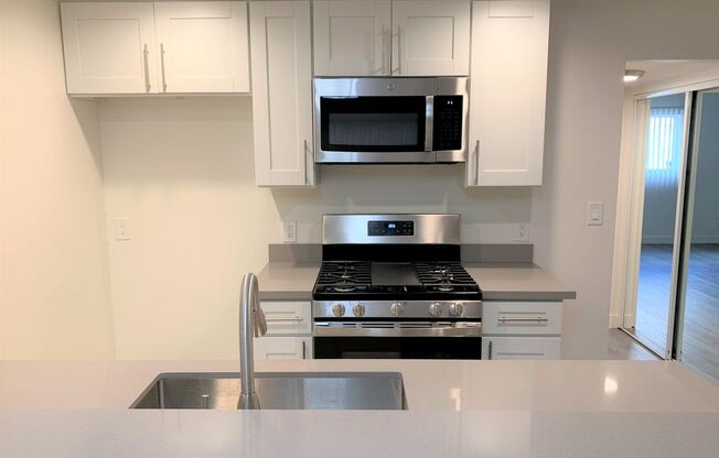 1 bed, 1 bath, 700 sqft, $1,995, Unit 105