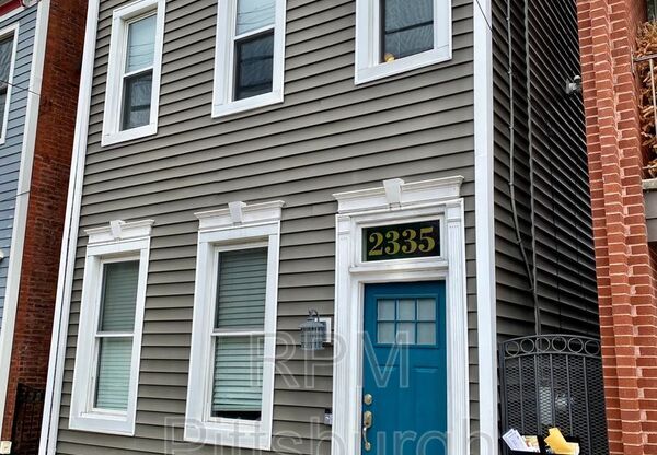 2335 SARAH ST