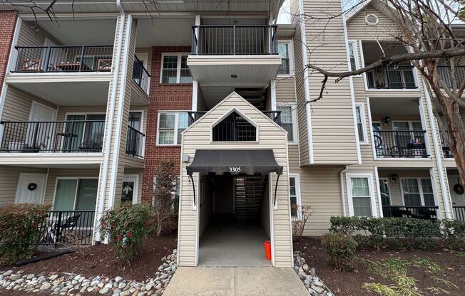 Bright And Cozy 2 Bed 2 Bath Condo In Vibrant Pointe At Park Center