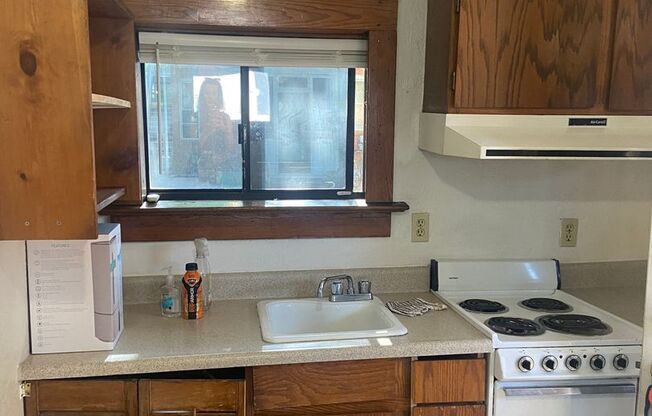 Studio, 1 bath, $995, Unit Remington615.5