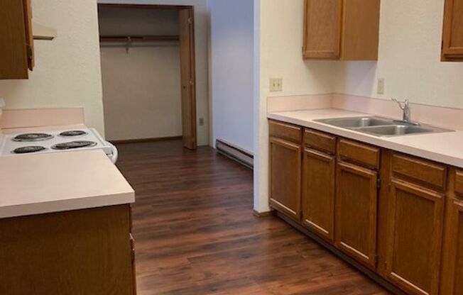 2 beds, 1 bath, $1,195, Unit #201