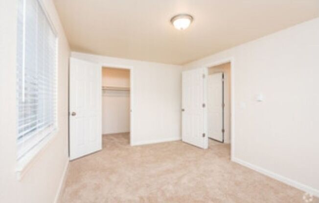 2 beds, 1 bath, 860 sqft, $2,195, Unit C308