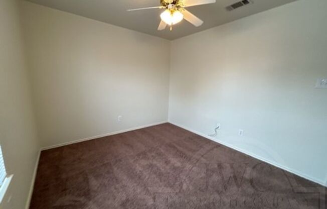 3 beds, 2 baths, $875, Unit 3307 Toledo Unit A