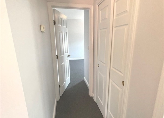 2 beds, 1 bath, 700 sqft, $3,000, Unit 6(3A)