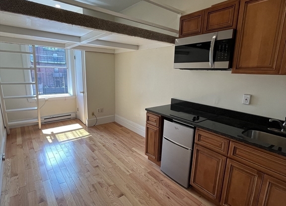 Studio, 1 bath, $2,195, Unit 11