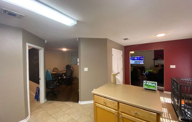 3 beds, 2 baths, $1,900