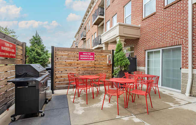 Patio area at Monmouth Row Apartments, Kentucky