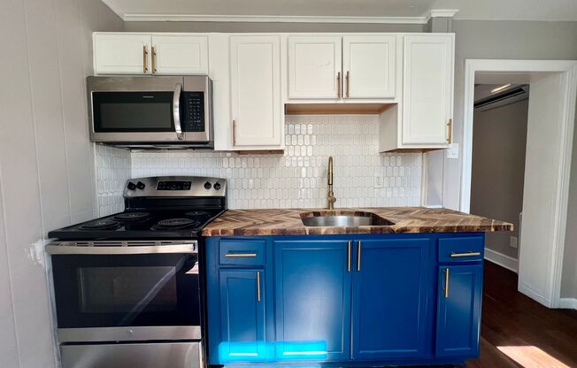 Recently Renovated 3-Bedroom Townhome in Allegheny West! Available NOW!