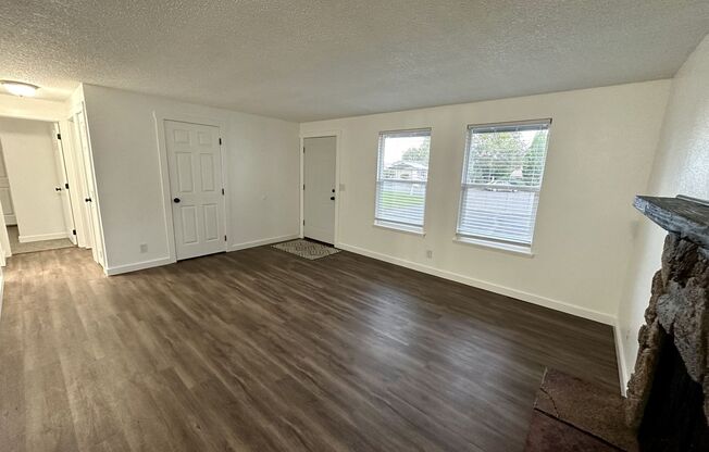 2 beds, 1 bath, $1,600, Unit 3277 W. 9th Ct. #A