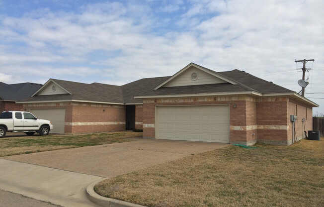 3 beds, 2 baths, $1,595