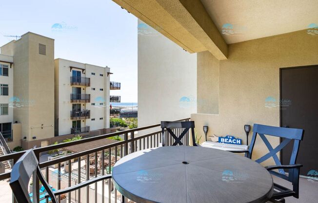 Coastal Luxury Living - 2BR/2BA Condo - Ocean Views & Resort Amenities
