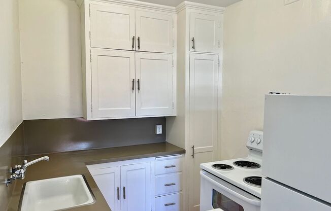 1 bed, 1 bath, 634 sqft, $1,375, Unit 301