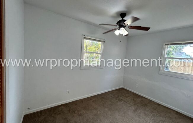 2 beds, 1 bath, $1,295