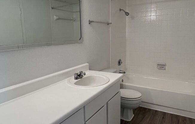 1 bed, 1 bath, 640 sqft, $885, Unit 1502