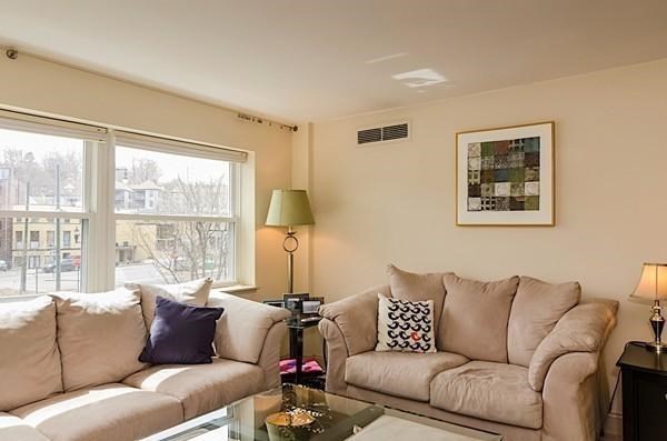 1 bed, 1 bath, 871 sqft, $3,100, Unit 206
