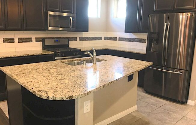 Sparks 3 Bedroom, 3 Bath Single Story - Near Los Altos Parkway Shopping/Dining