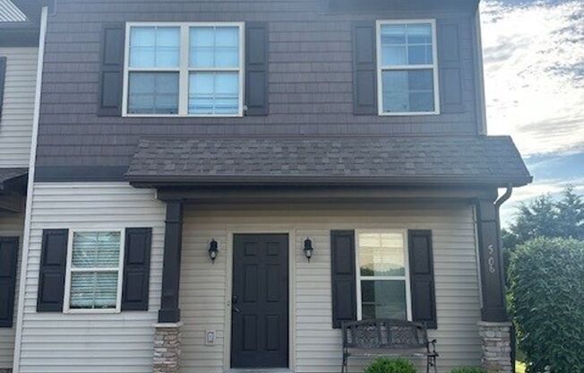 Spacious 3 bedroom Townhome now available for May 1 move in!