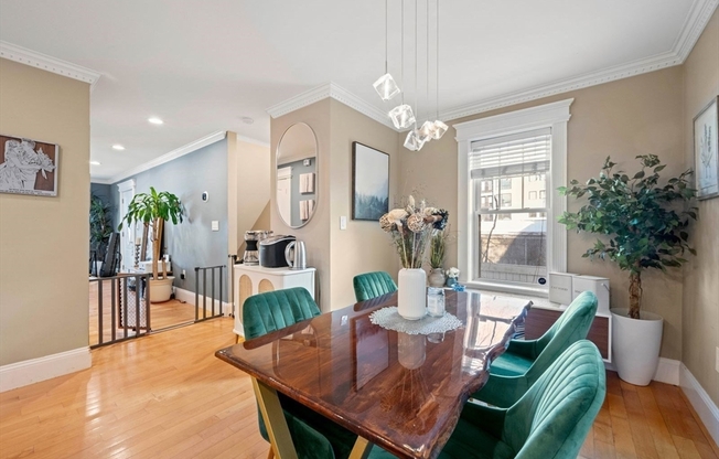 8 MOHAWK ST