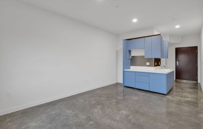 Studio, 1 bath, 290 sqft, $1,595, Unit 554