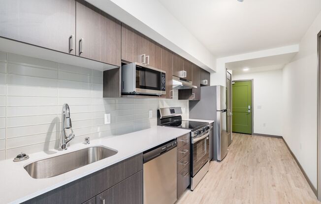 1 bed, 1 bath, $1,645, Unit Unit B204