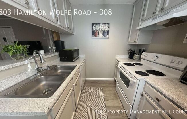 4803 Hamilton Wolfe Rd