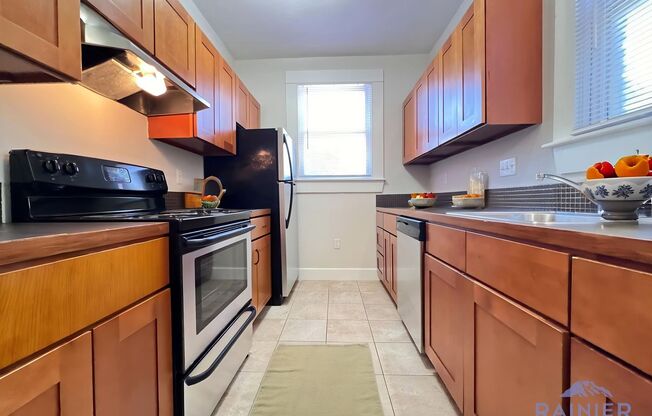 1 bed, 1 bath, 650 sqft, $1,229, Unit BOU-121