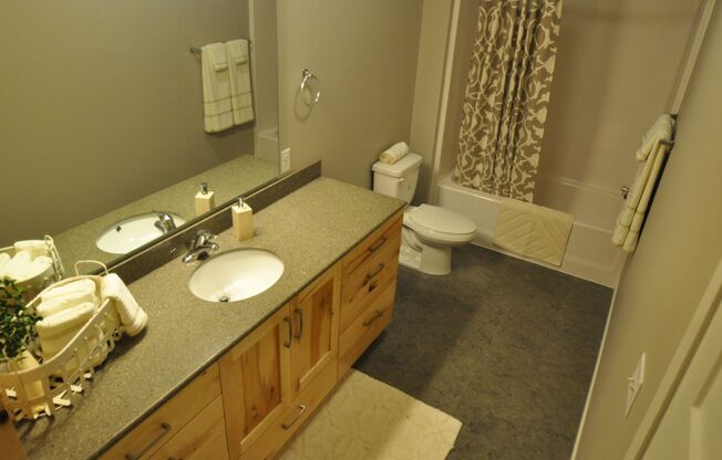 2 beds, 2.5 baths, $2,195, Unit 315