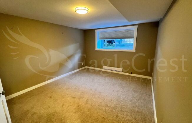 2 beds, 1 bath, $1,995, Unit Unit F-11