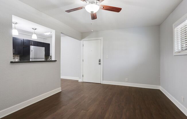 2 beds, 1 bath, 825 sqft, $1,015, Unit 3902 #01