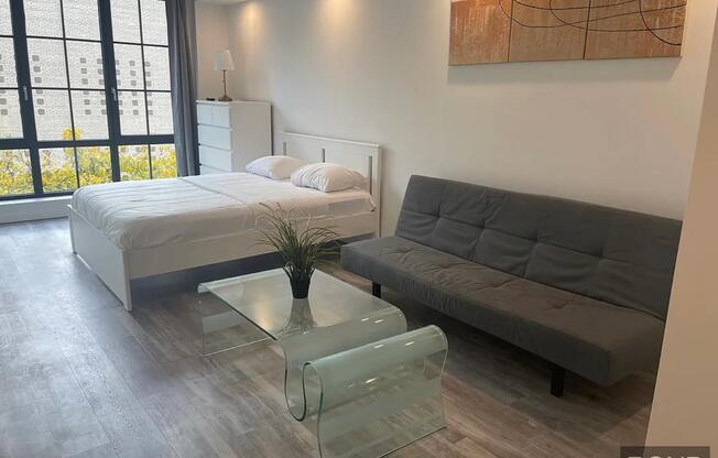 3 beds, 3 baths, $8,000, Unit 4C