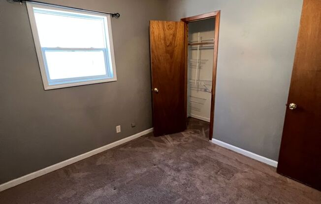 2 beds, 1 bath, $1,025