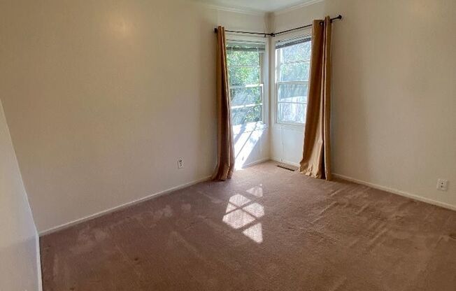 3 beds, 1 bath, $3,695