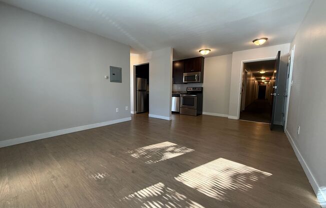 1 bed, 1 bath, $1,085, Unit 103