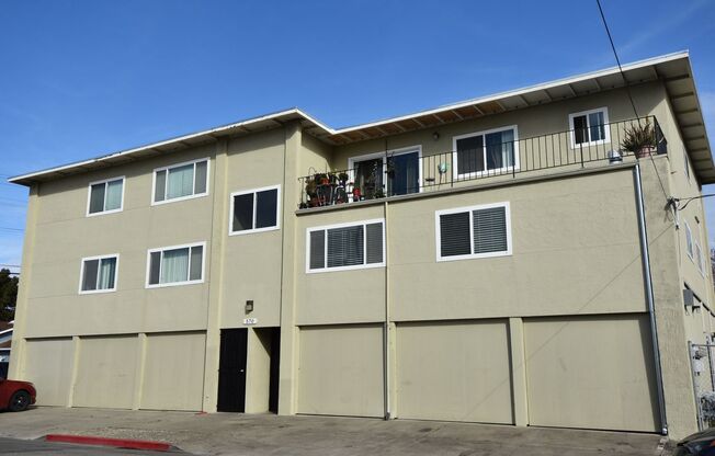 3 beds, 1 bath, $2,495