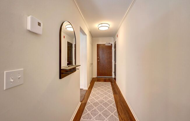 2 beds, 1.5 baths, 942 sqft, $2,095, Unit 412-202