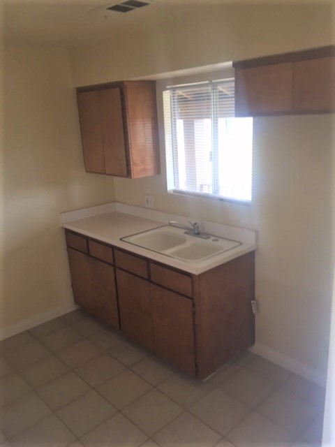 2 beds, 1 bath, 717 sqft, $1,225, Unit 82504