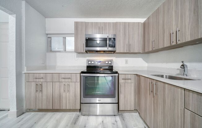 2 beds, 1 bath, 1,012 sqft, $2,465, Unit 212