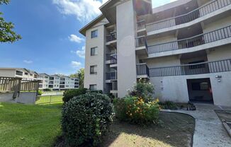 Amazing lake views, 3 bedrooms, 2 baths, Lake Brantley school district, great price, upgraded end unit Condo