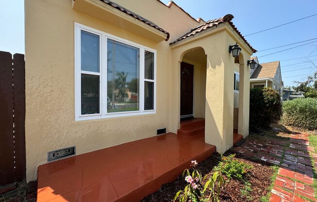 Charming Spanish-Style Home with a lot of Natural Light