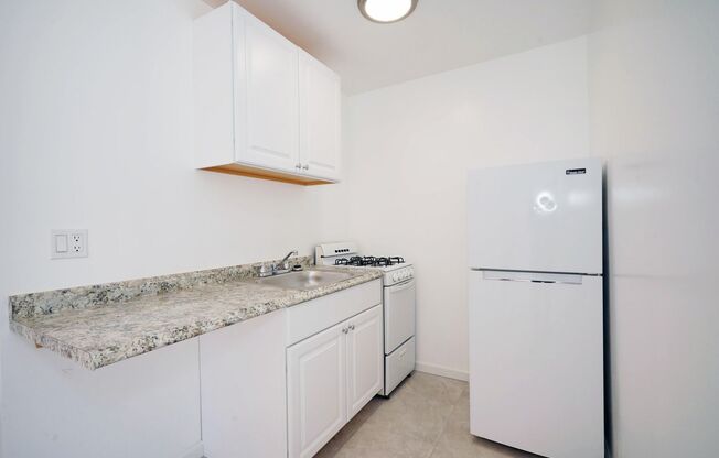 Studio, 1 bath, $770, Unit 1