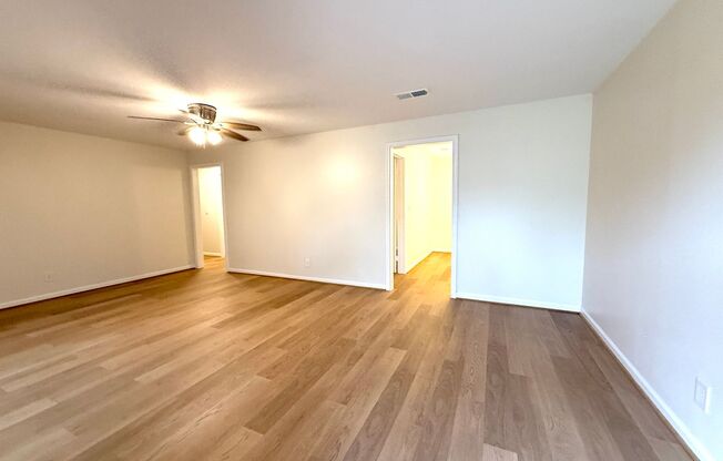 Gorgeous and spacious 4/2/2 on almost an acre in Angleton