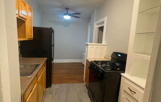 1 bed, 1 bath, 860 sqft, $1,720, Unit 2D