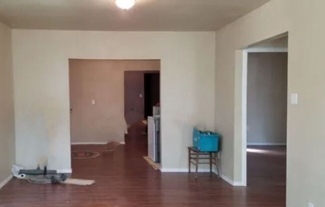 3 beds, 2 baths, $1,395