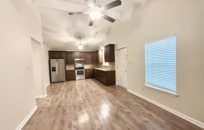 Charming Recent Construction 3/2/1 Home Near Downtown Lake Jackson !