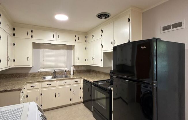 2 beds, 1 bath, $1,750