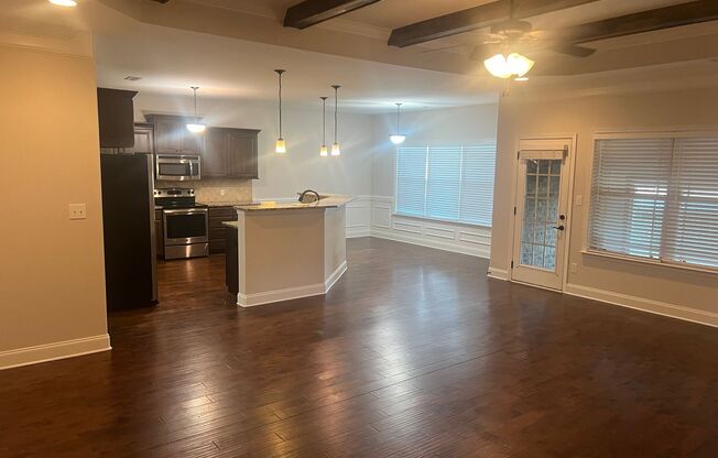 GREAT LOCATION! Beautiful Open Floor Plan Ready for Move In!