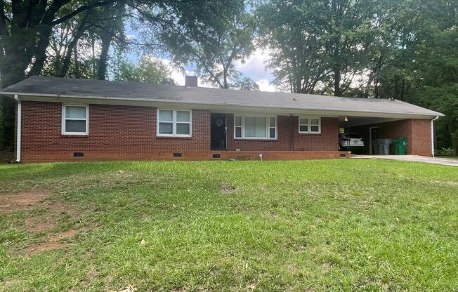 Charming 3-bedroom, 1.5-bath home in Charlotte, NC