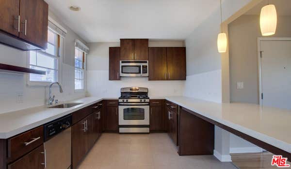 1440 ELKGROVE CIR